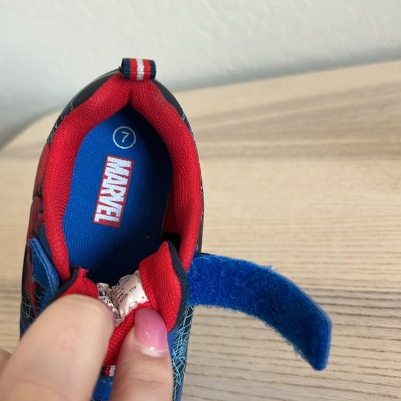 Marvel / Disney Spider-Man light up sneakers / shoes - Picture 6 of 6